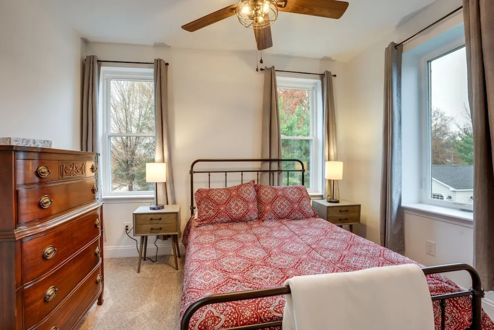 Family-friendly Hatfield Home: 3 Mi to Downtown!