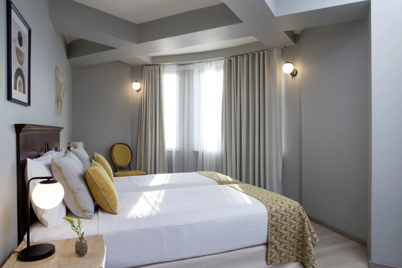 Zeus Essence Bucharest Venezia