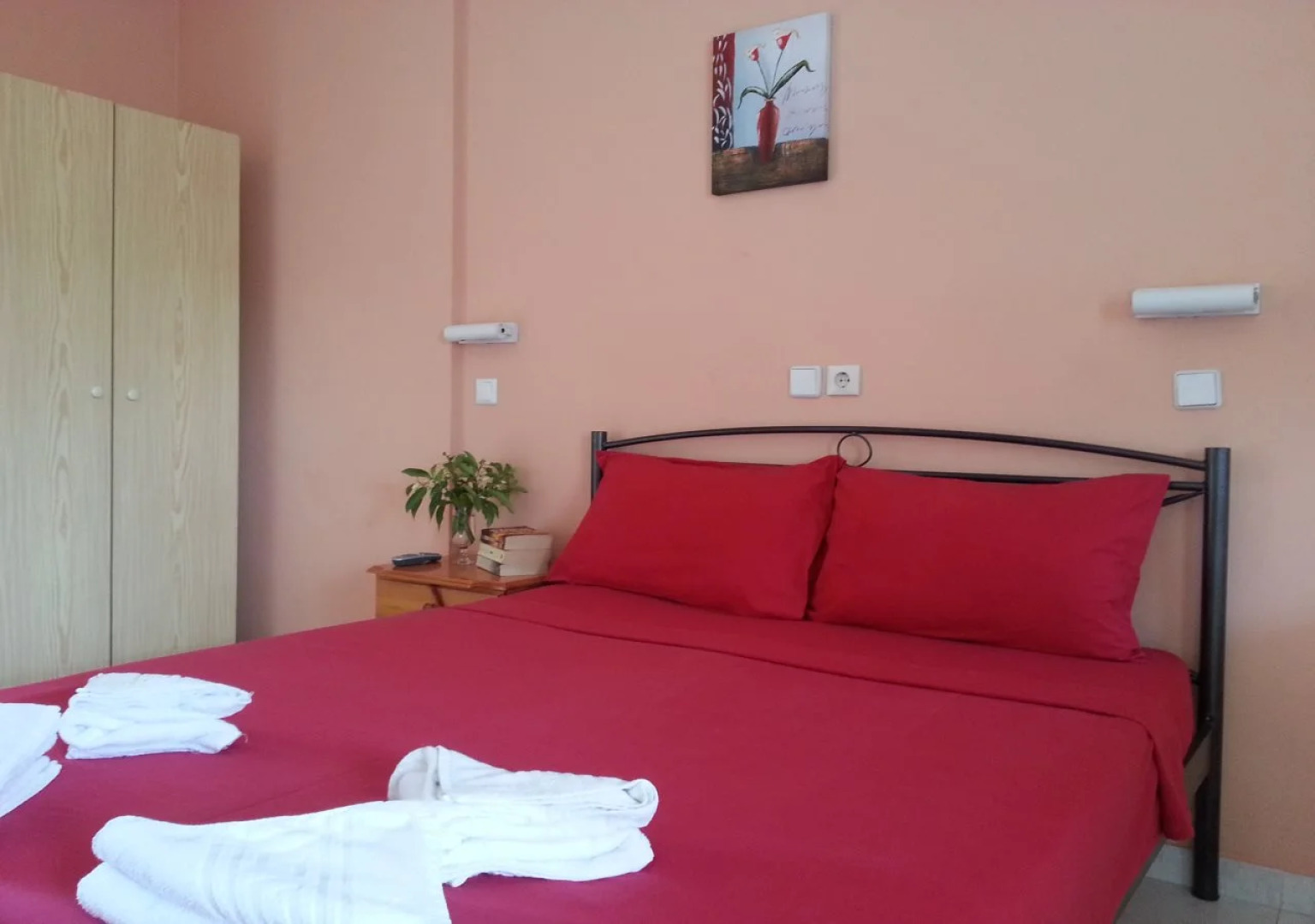 Effie's Dreams Holiday Studios