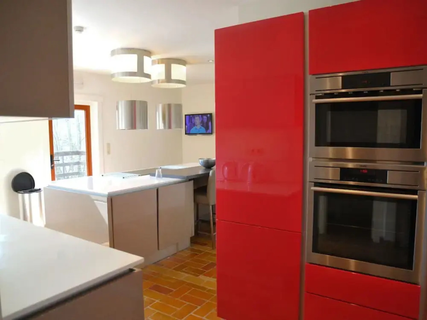 Modern Luxury Chalet With a Fireplace and Private spa