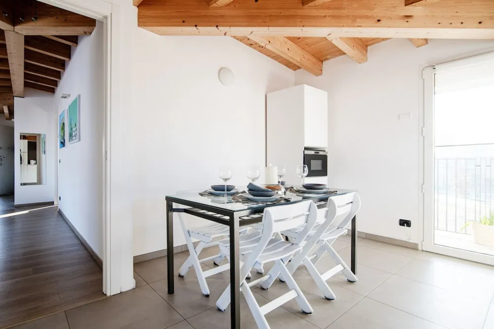 MyHomeInComo -  White Attic