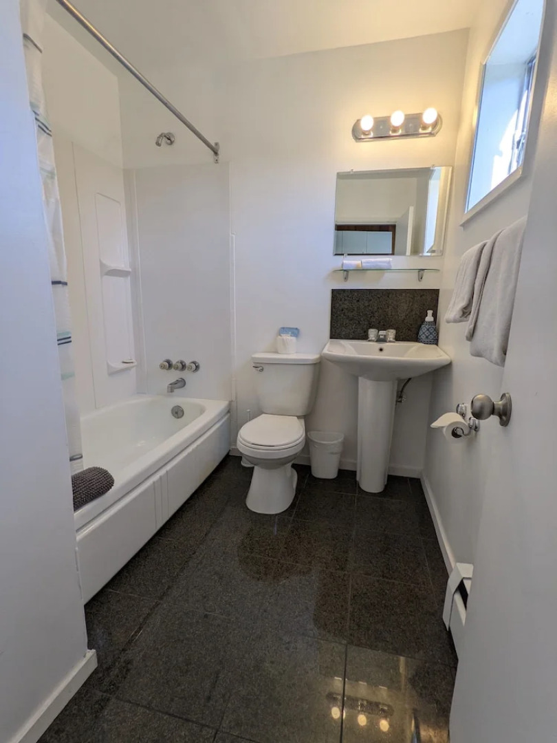 Deerview Lodge & Cabins - Princeton BC