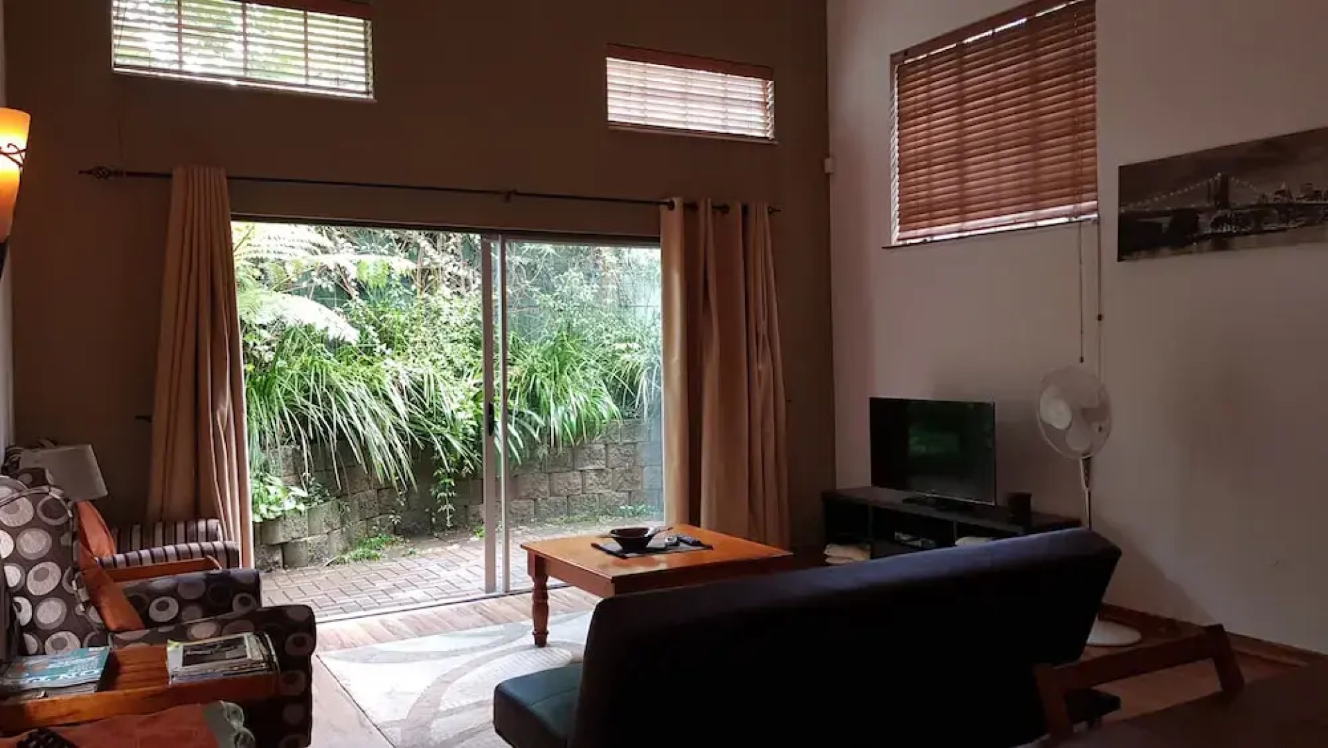 Six Valk Avenue Guest House