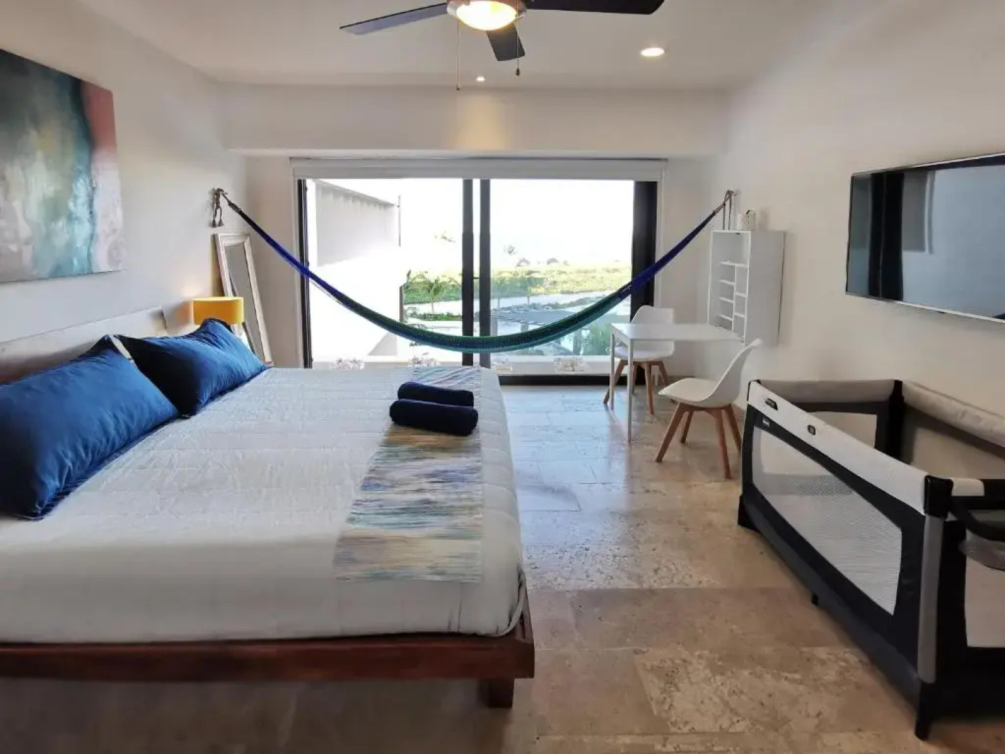 Playa, Selva, Cenotes, Ruinas, Marina todo a 5 km