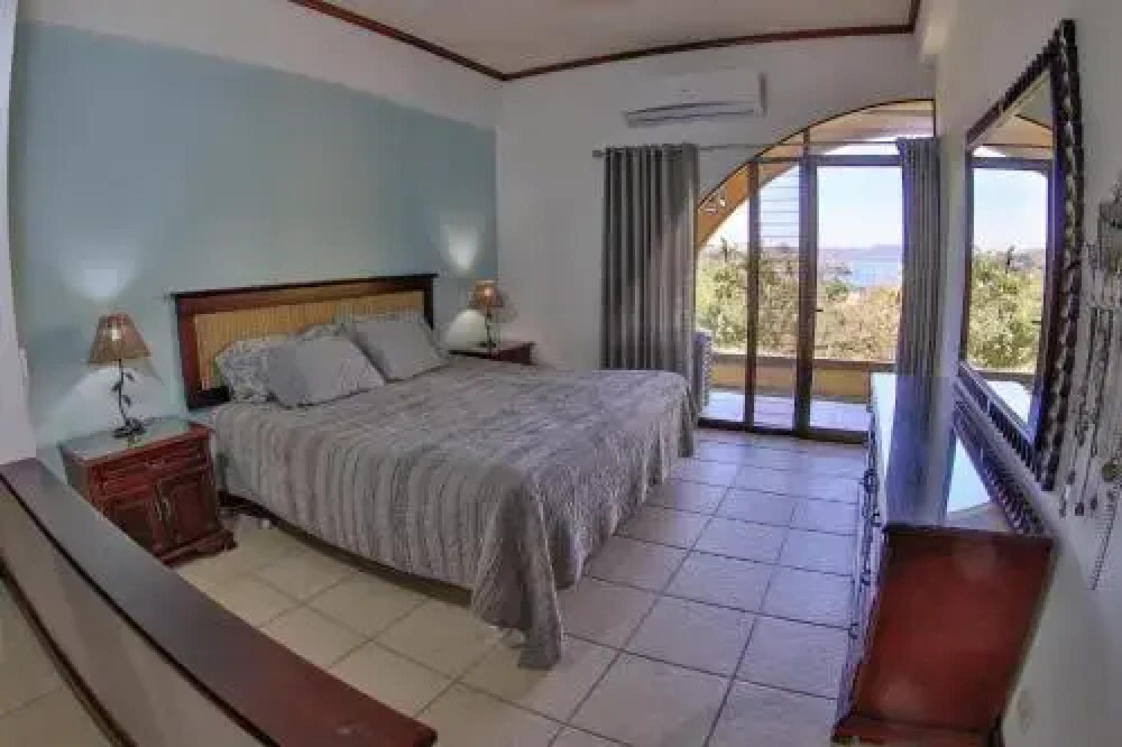 Ocean View - Fully Furnished Studio Perfect for Couple