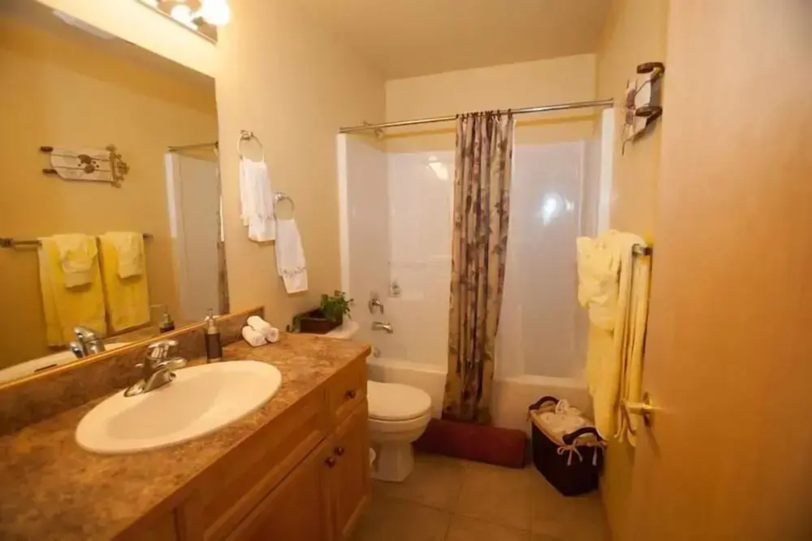 Creekview Court by Apex Accommodations
