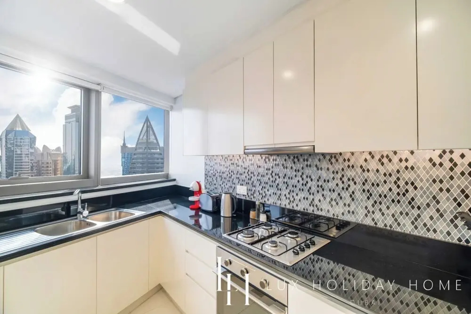 LUX The Paramount Sea View Suite