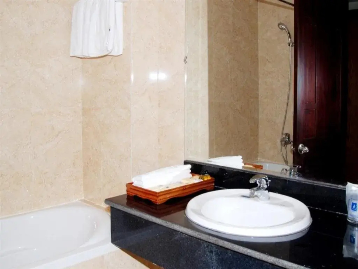 Thien An Riverside Hotel