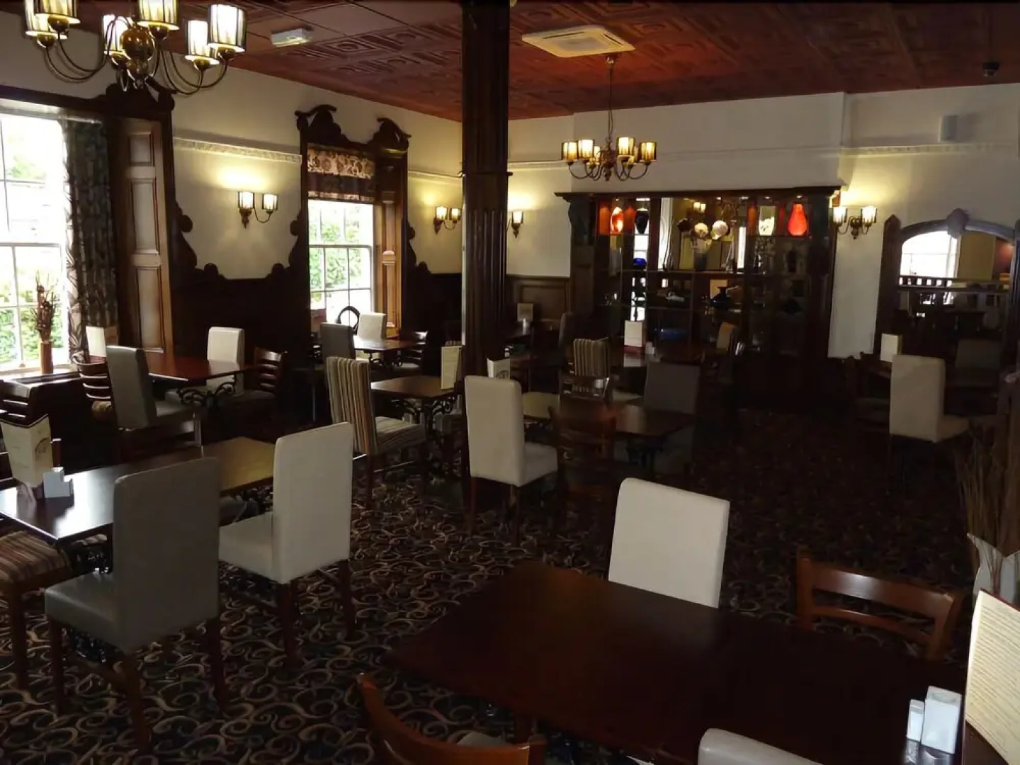 The Queen Hotel