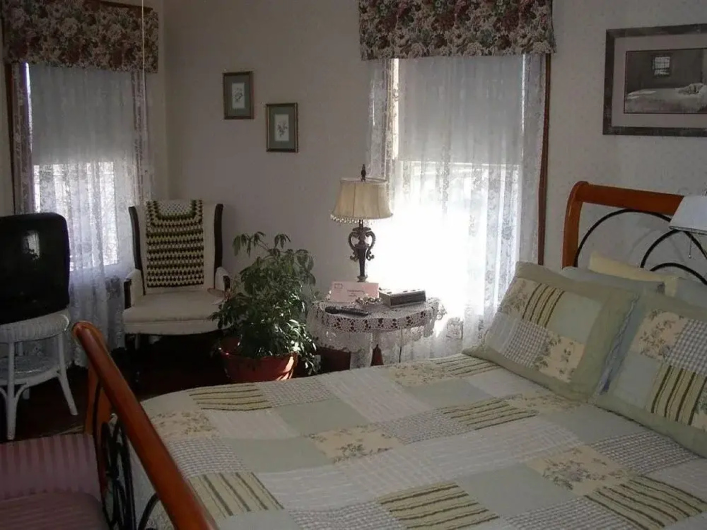 Rose & Thistle Bed & Breakfast