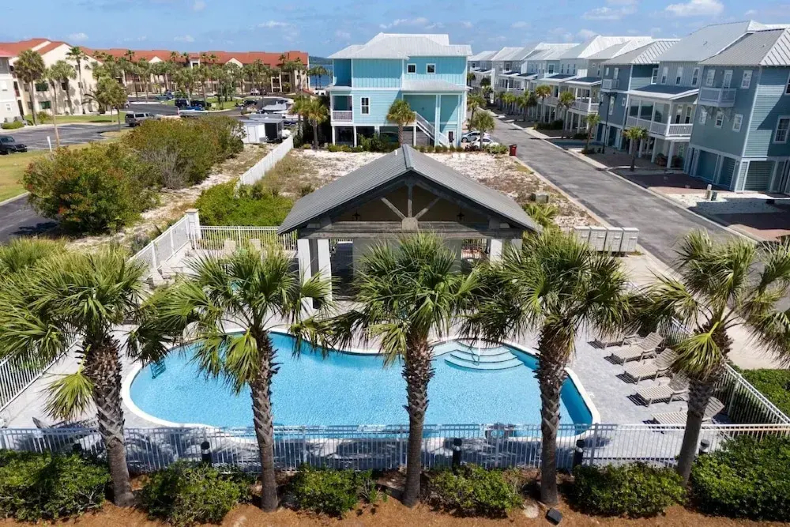 Bay Side 4 Bedroom Home by RedAwning