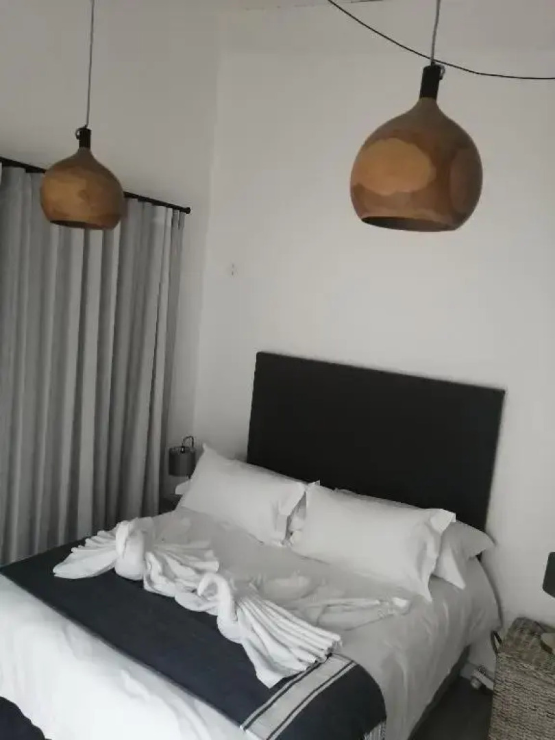 Waterfront Estate Self Catering F10