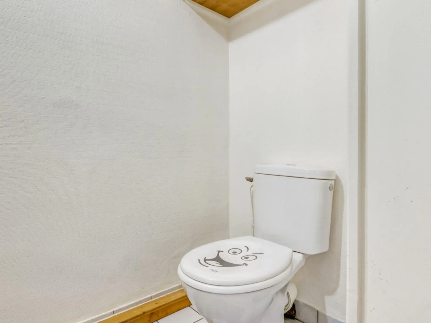 Lovely Cottage in Pontgibaud with Garden Near Lake