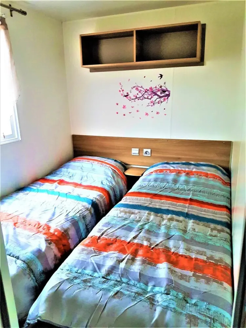 Bungalow With 3 Bedrooms in Saint-jean-de-monts, With Pool Access, Fur