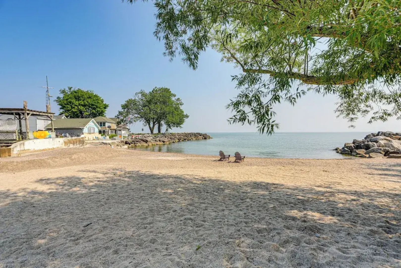 Walk to Private Beach: Lake Erie Retreat w/ Yard!