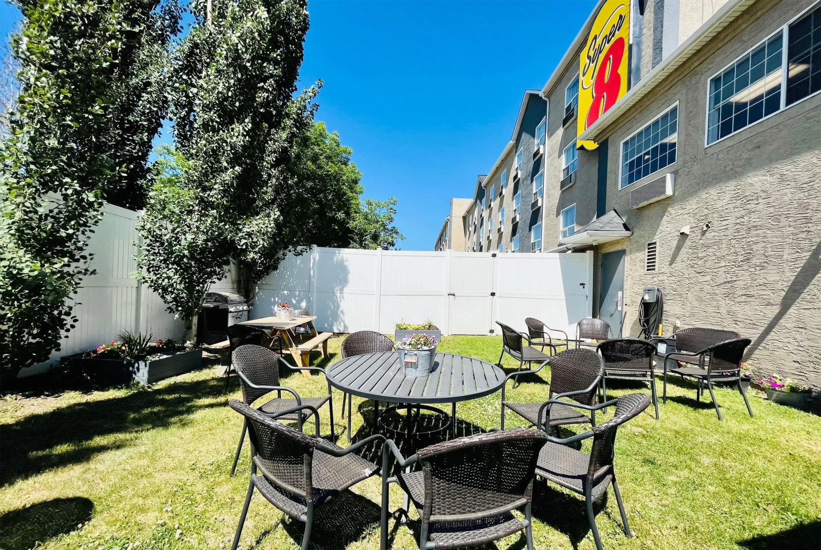 Super 8 by Wyndham Grande Prairie