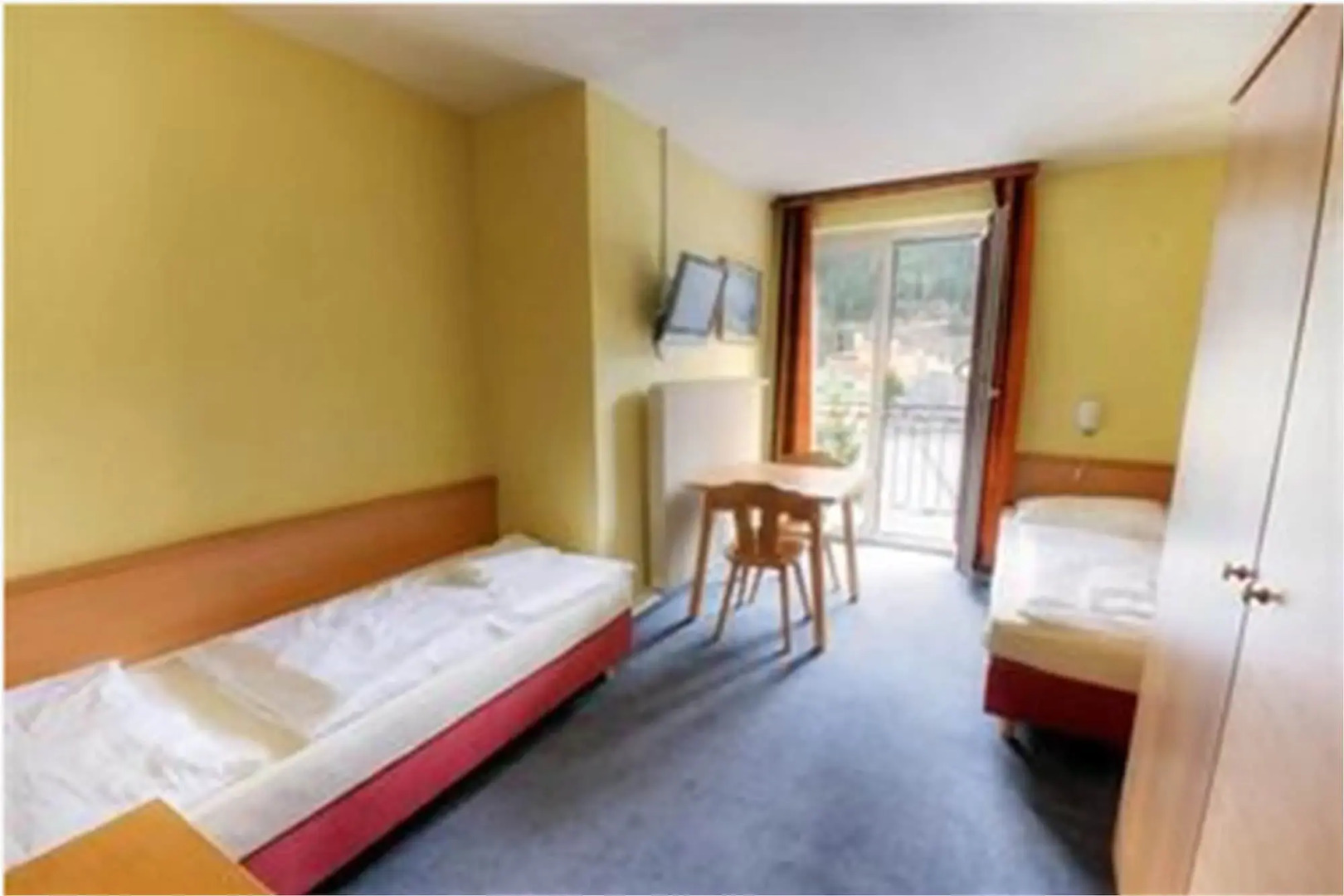 Euro Youth Hotel & Krone