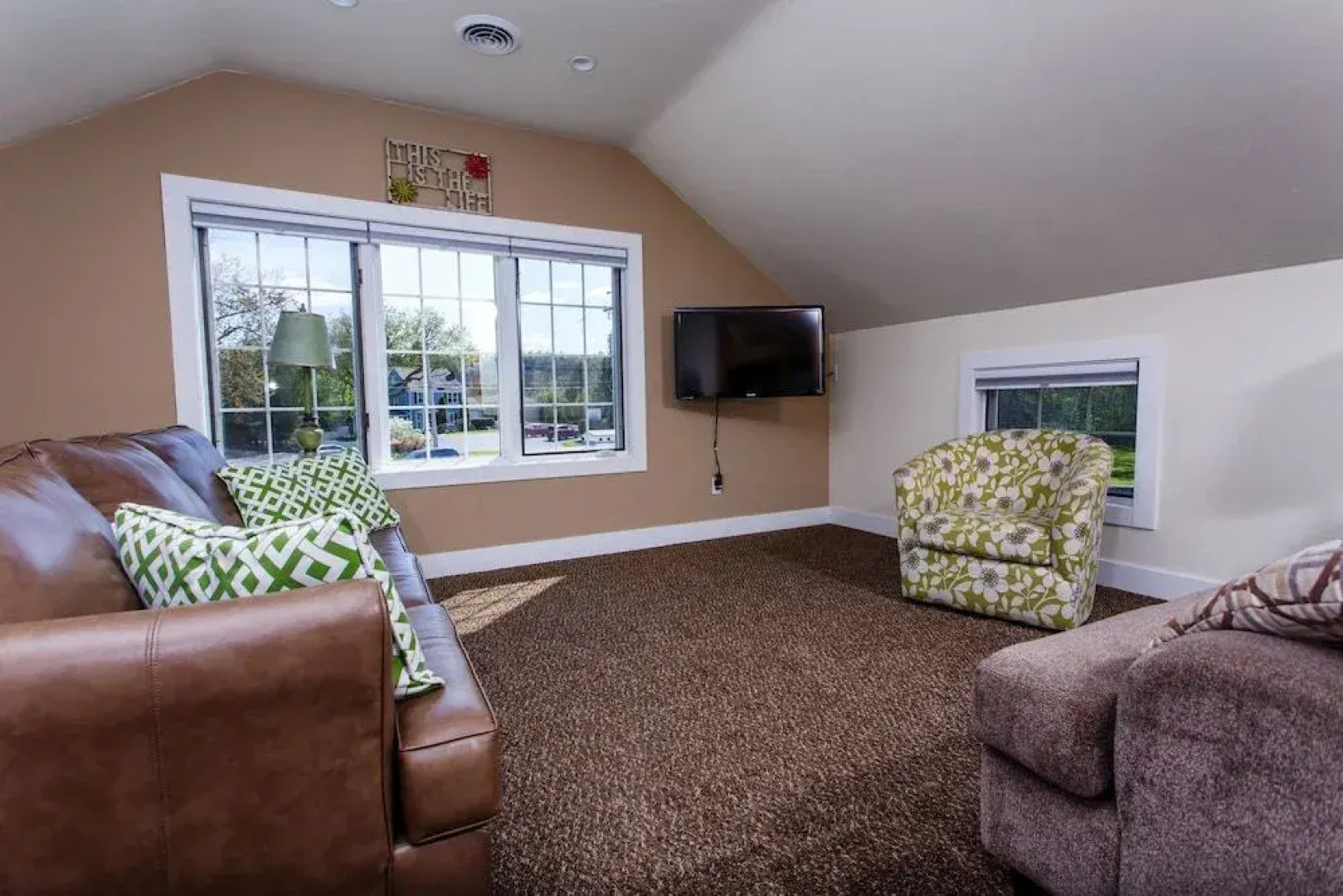 Julie's Park Cafe and Motel