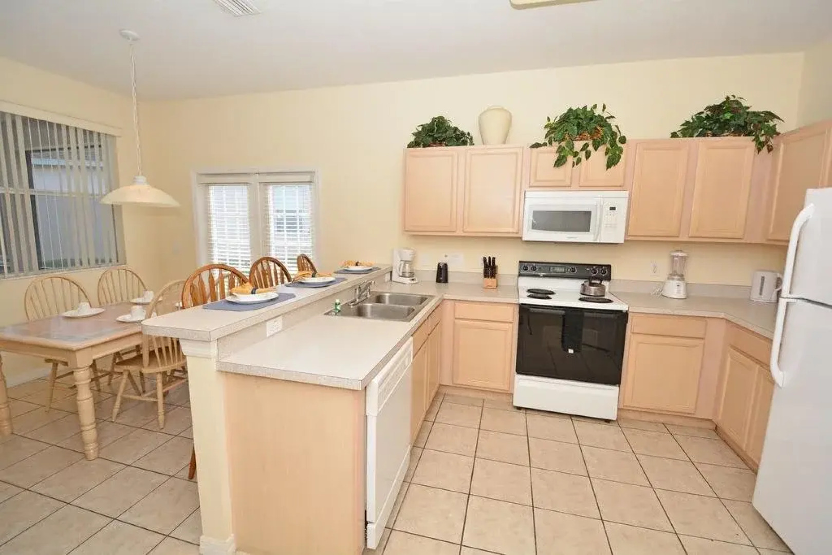 644 Villa Alegria by RedAwning