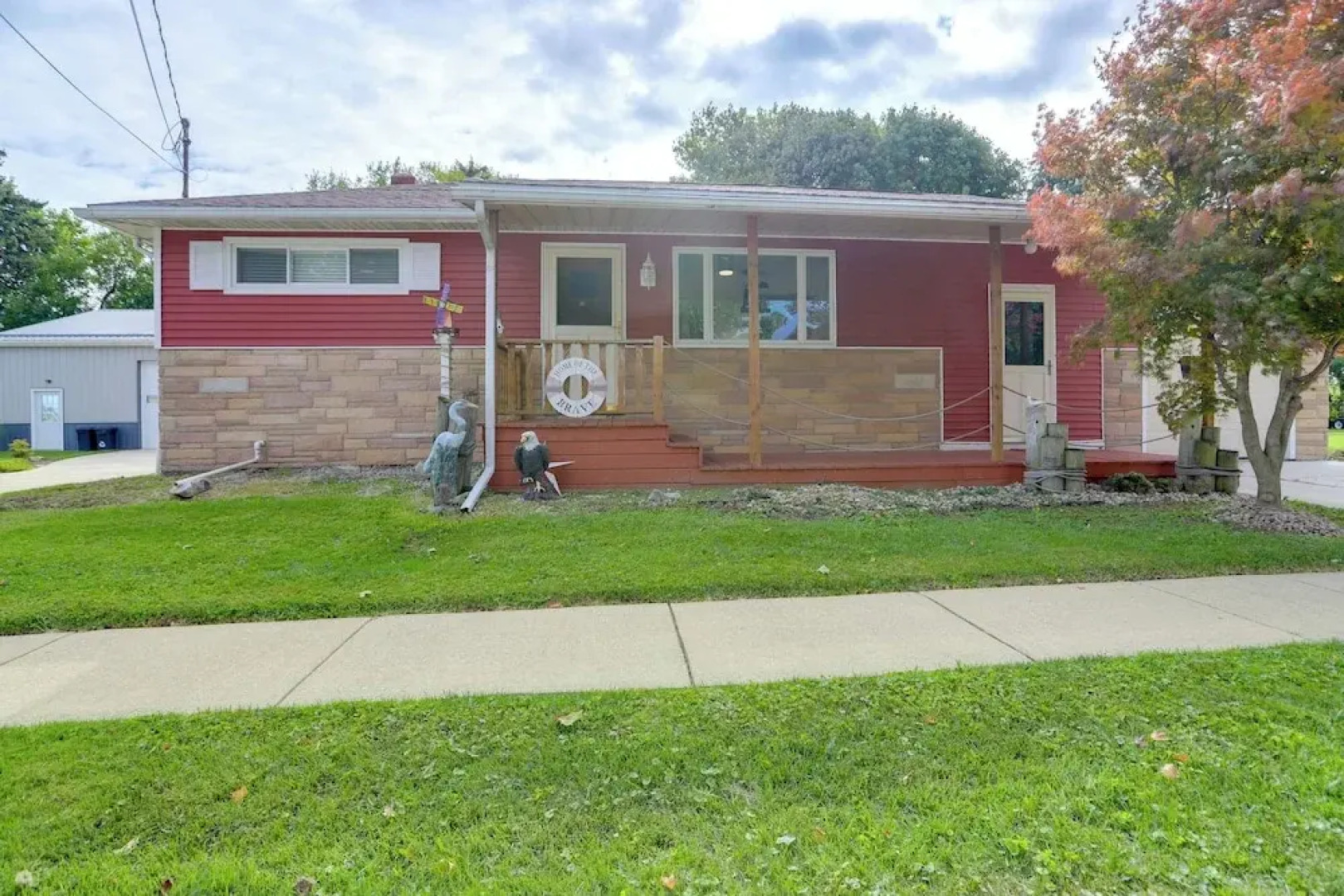 Steps to Lake Erie! Cedar Point Home Base w/ Deck