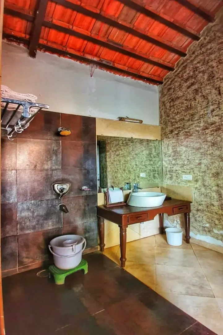 Greetoe Celebration Van Vilas