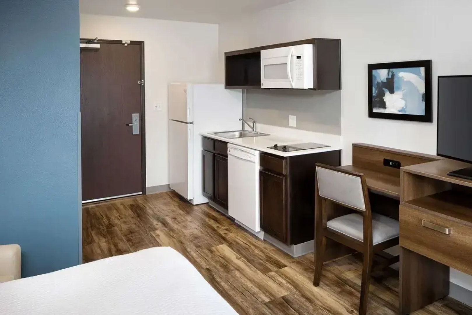 WoodSpring Suites Signature Houston IAH Airport