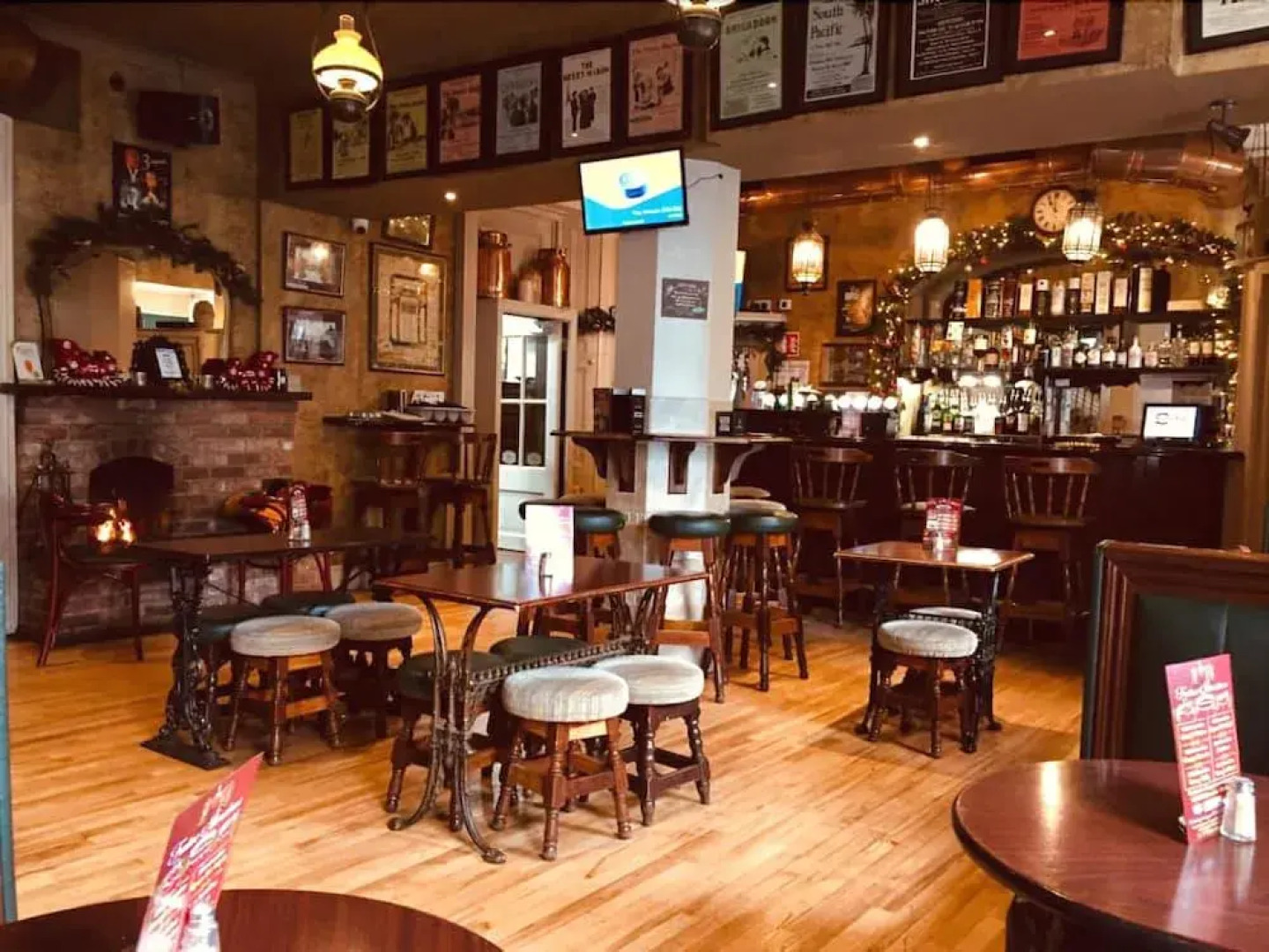 Brogans Bar & Guesthouse