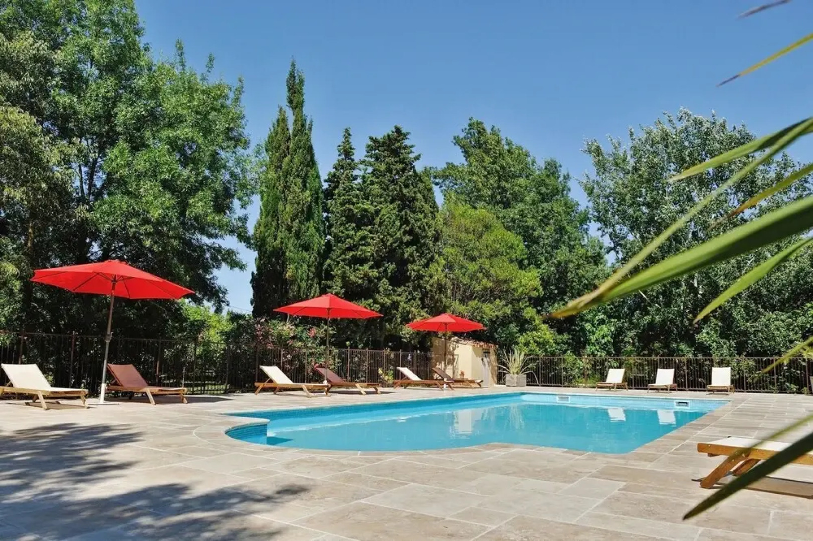 House With 3 Bedrooms in Grans, With Pool Access, Furnished Garden and