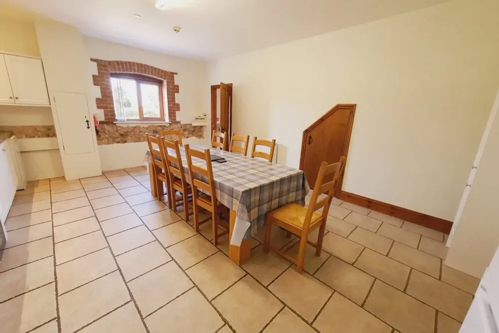 The Victorian Barn self catering holidays with pool & hot tubs