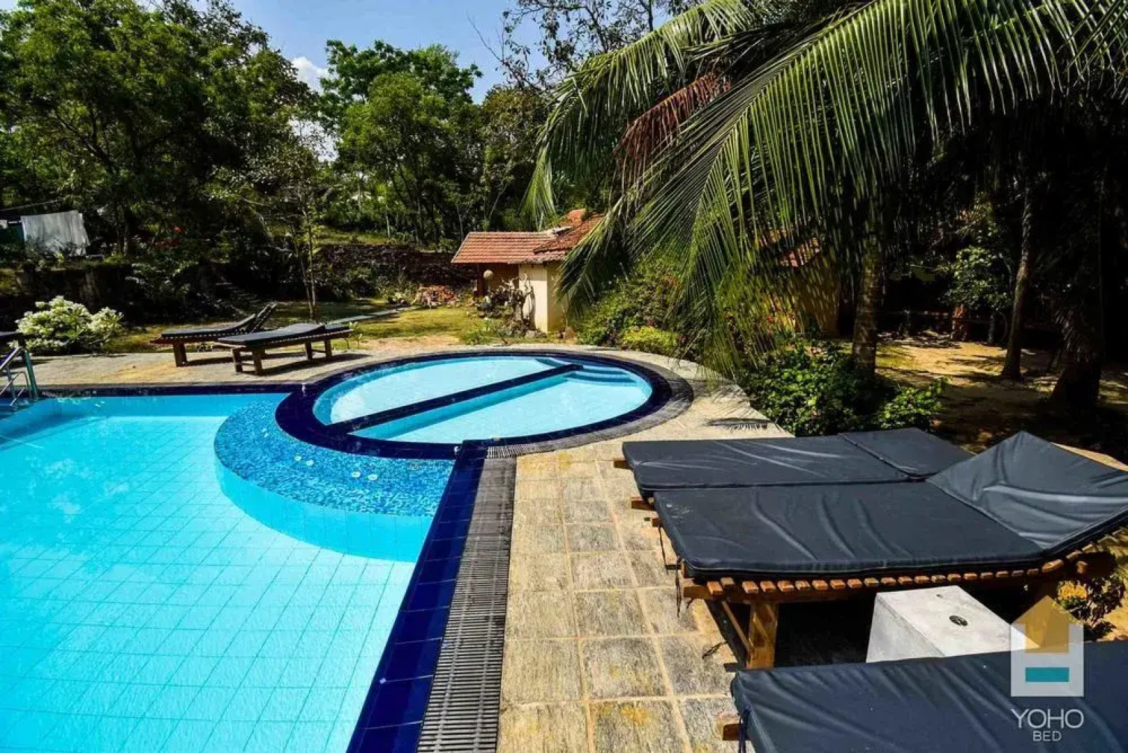 Yoho Green Garden Cabanas