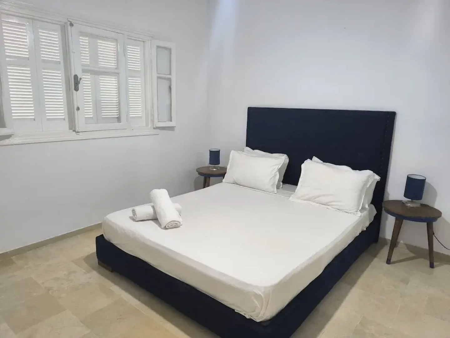 Stylish villa avec parking et piscine