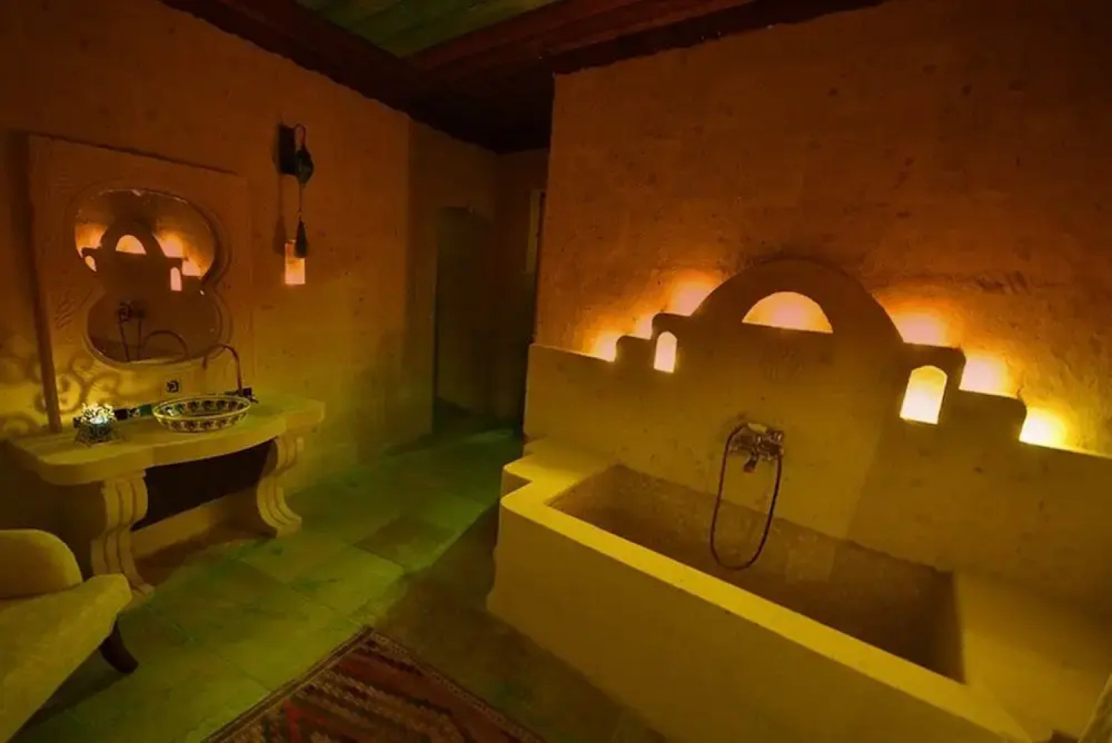 Blue Valley Cave Hotel