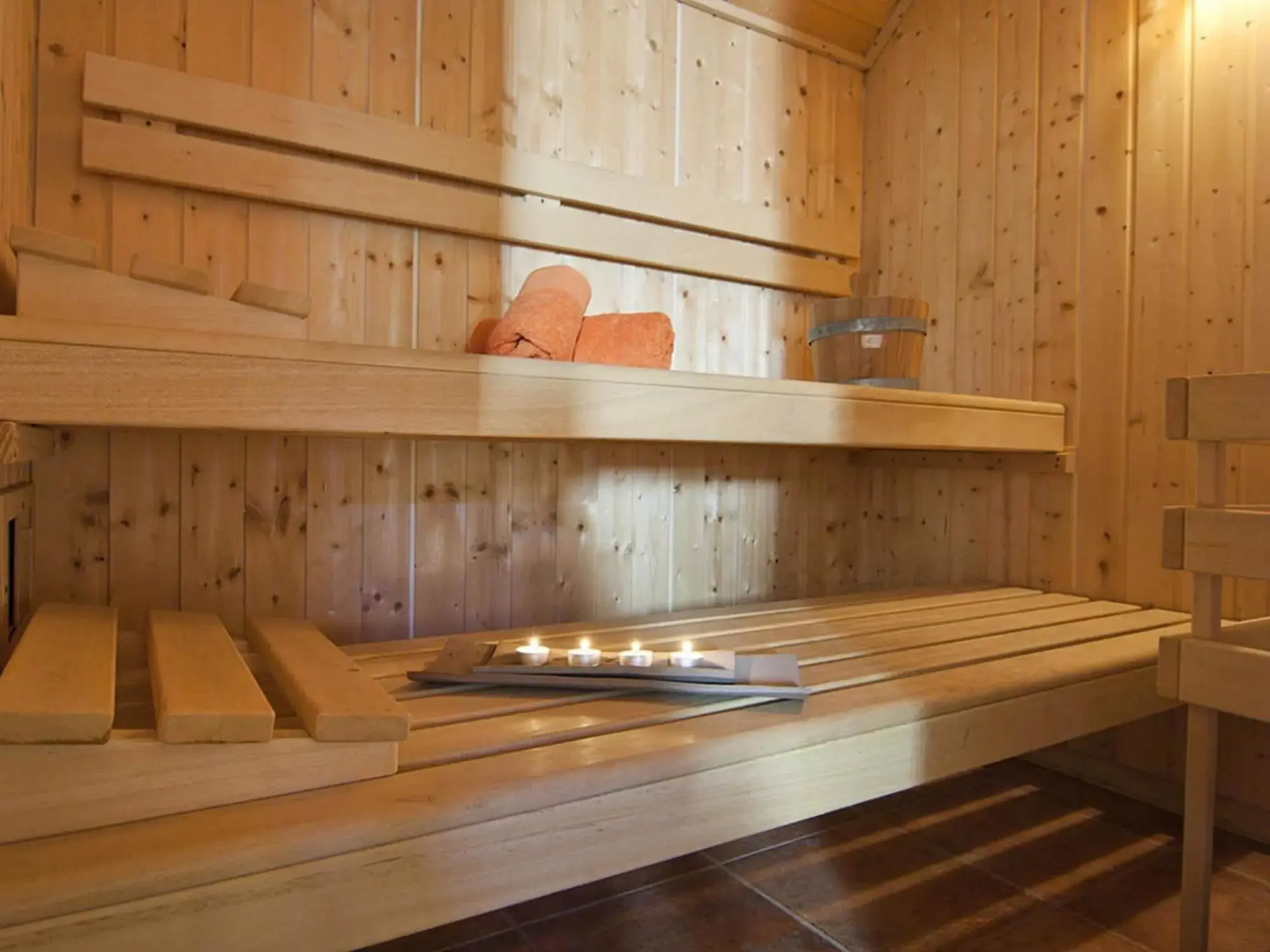 House located in Vall d 'Aran and just 5 min. Walk from the center of Vielha.