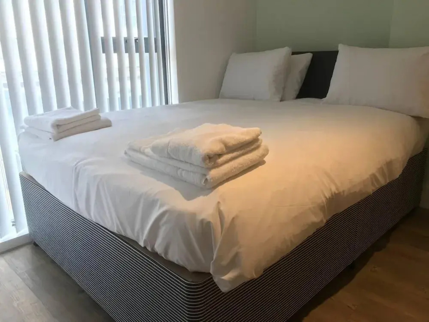 Spacious studio apartment in the heart of Oldham