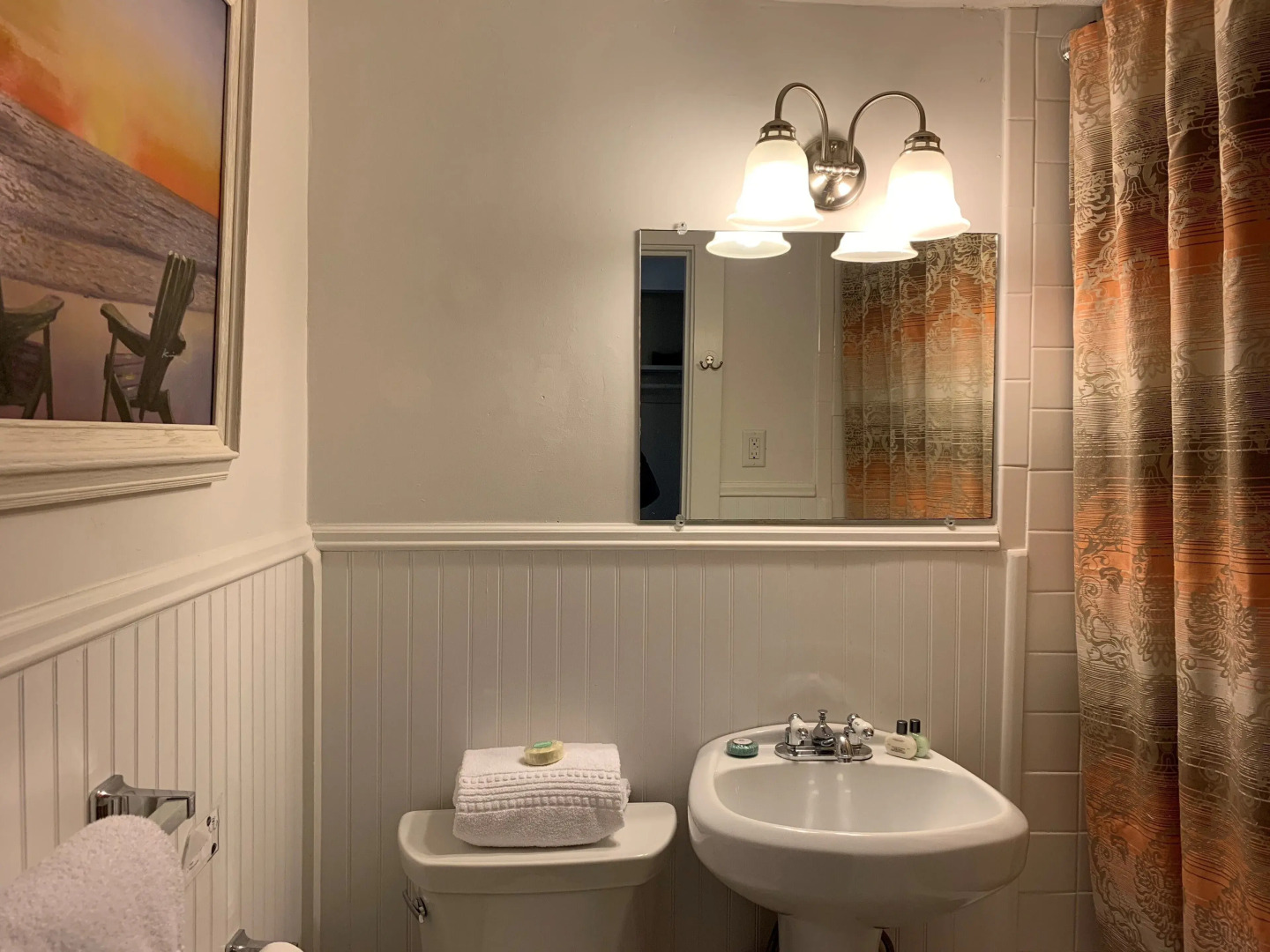 Vineyard Harbor Motel - Private Beach