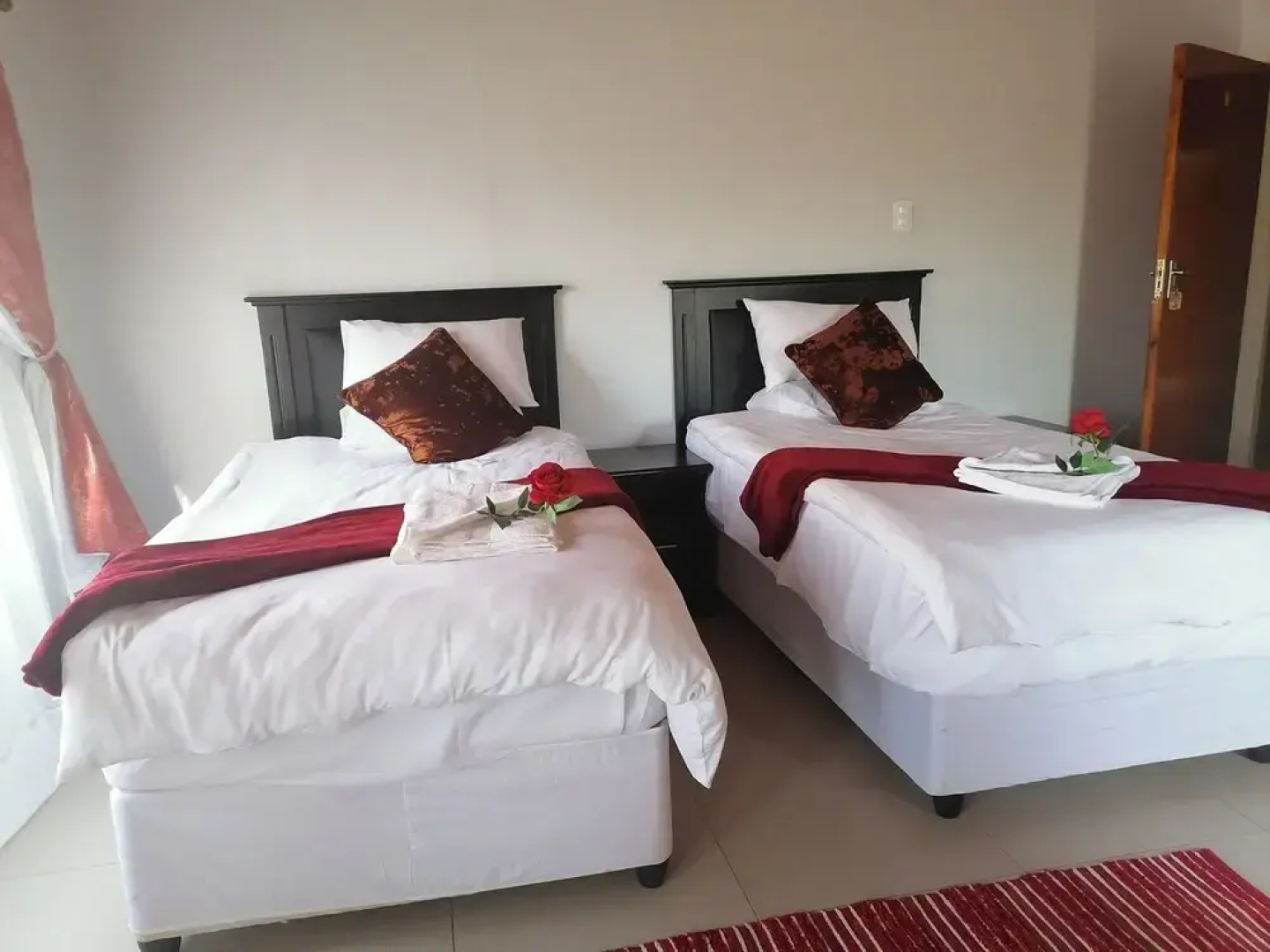 Rose and Thorn Guesthouse - Adults Only