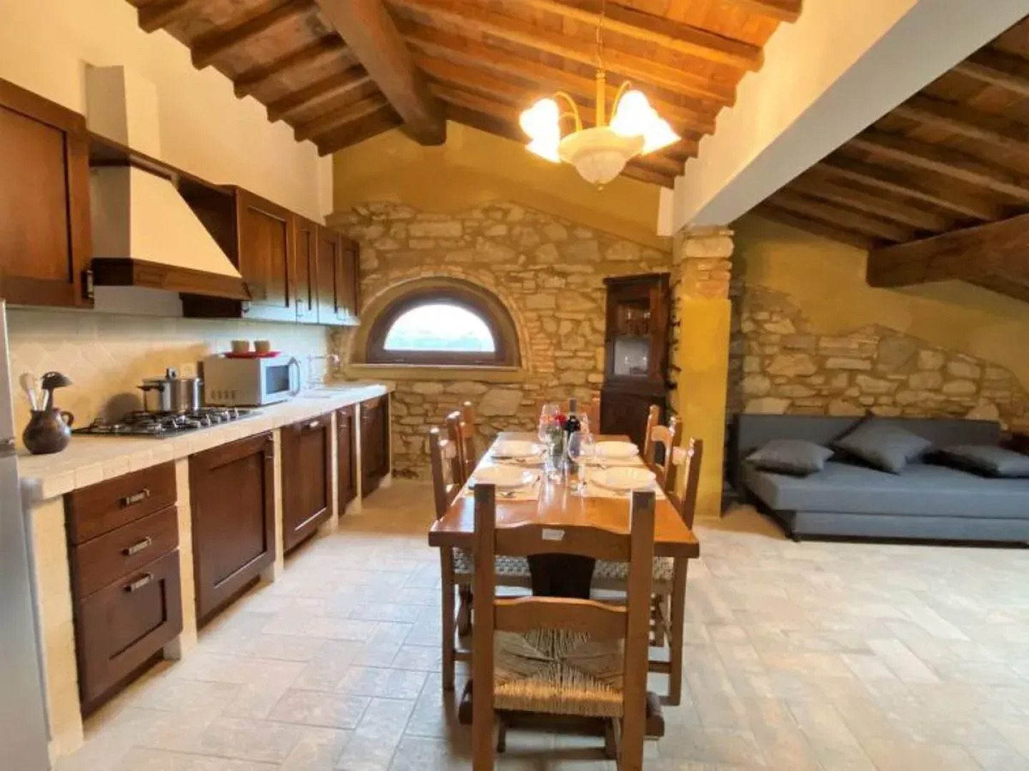 House Aves Guardistallo