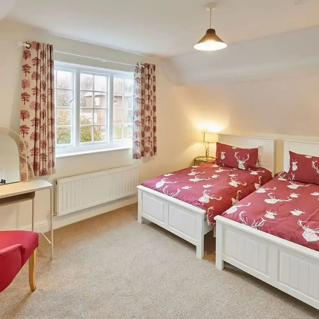 Host Stay Gardeners Cottage