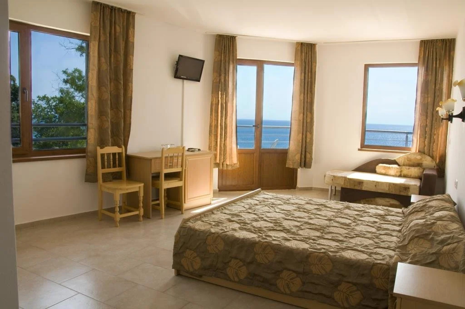 Hotel Bisser