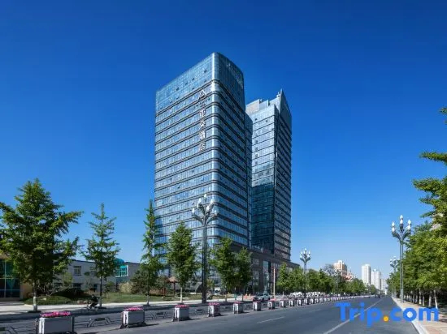 Atour Hotel Baoji Gaoxin South High-speed Railway Station Xingzheng Avenue