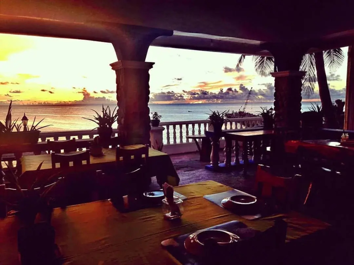 shanedel's inn & café