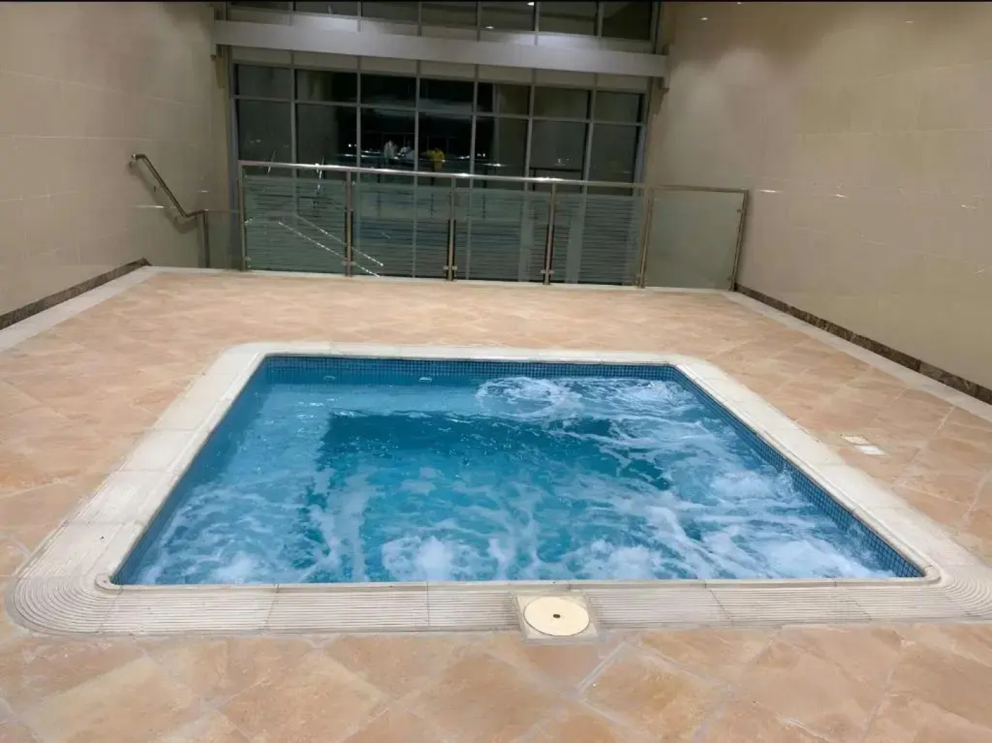 Awesome 2 bedroom apartment with beachfront