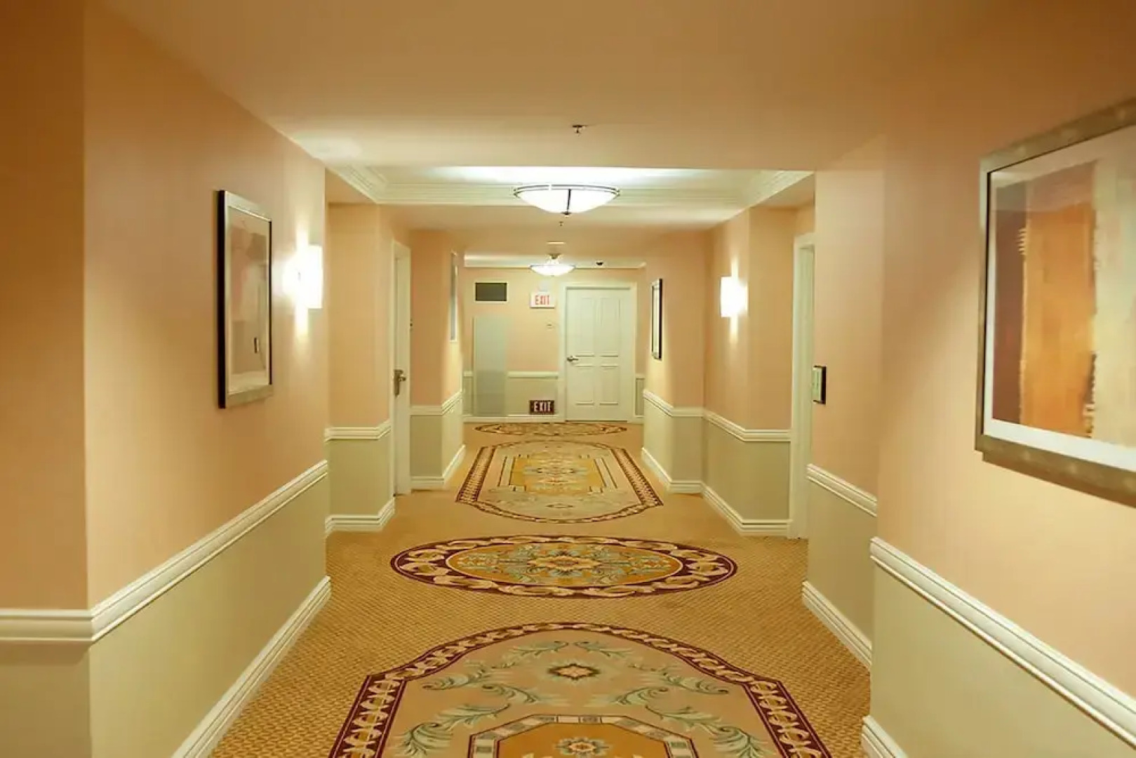 888 Two Bedroom Three Bath Suite at Signature Condo Hotel