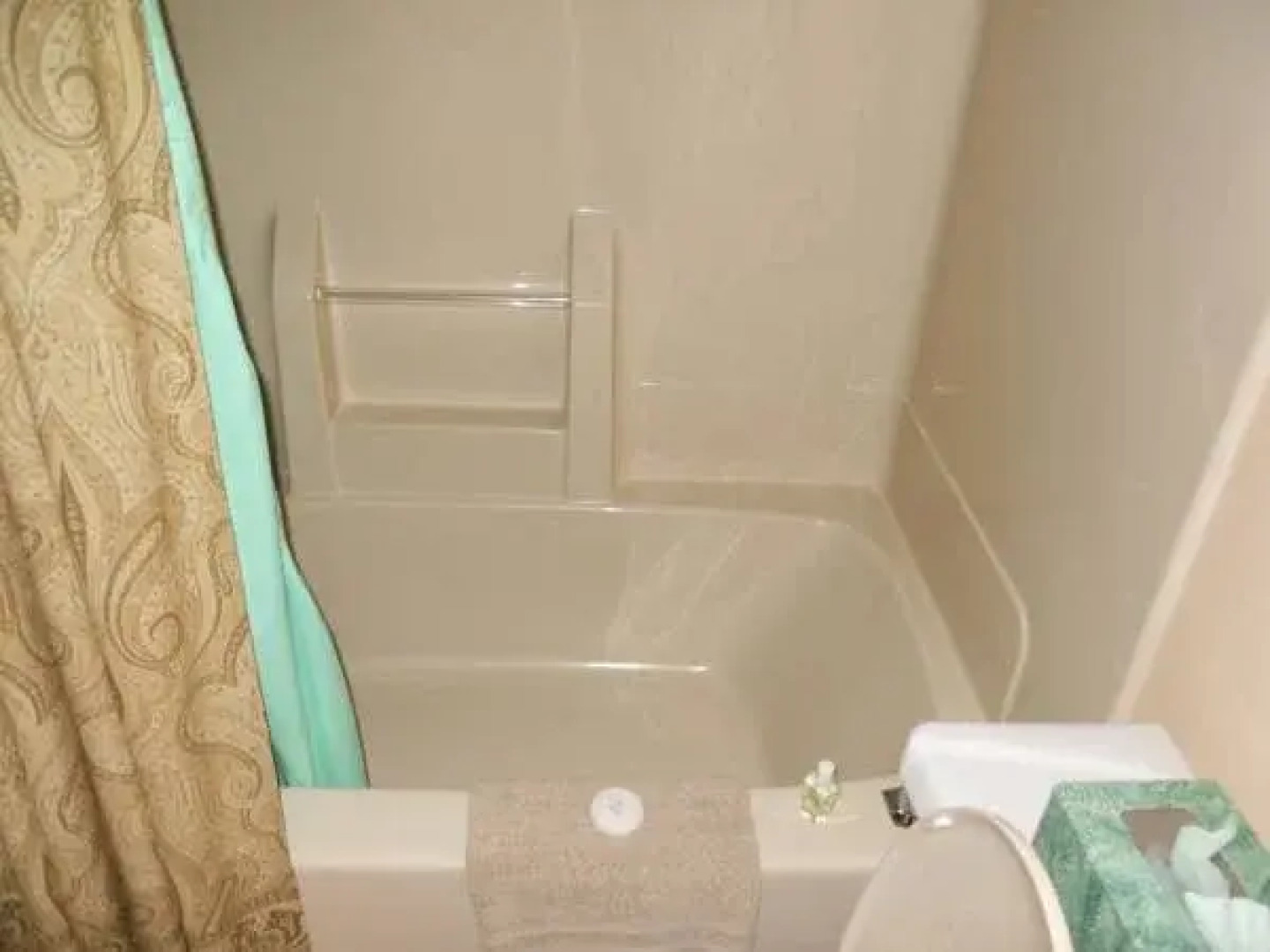 Autumn Breeze Motor Lodge