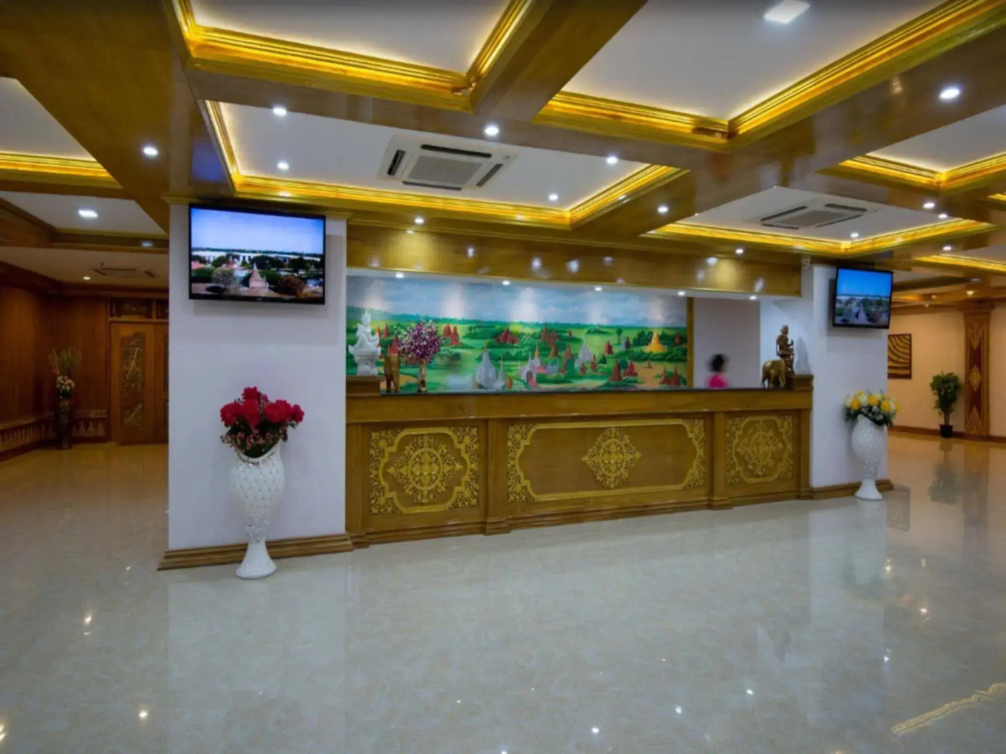 Su Tine San Royal Palace Hotel