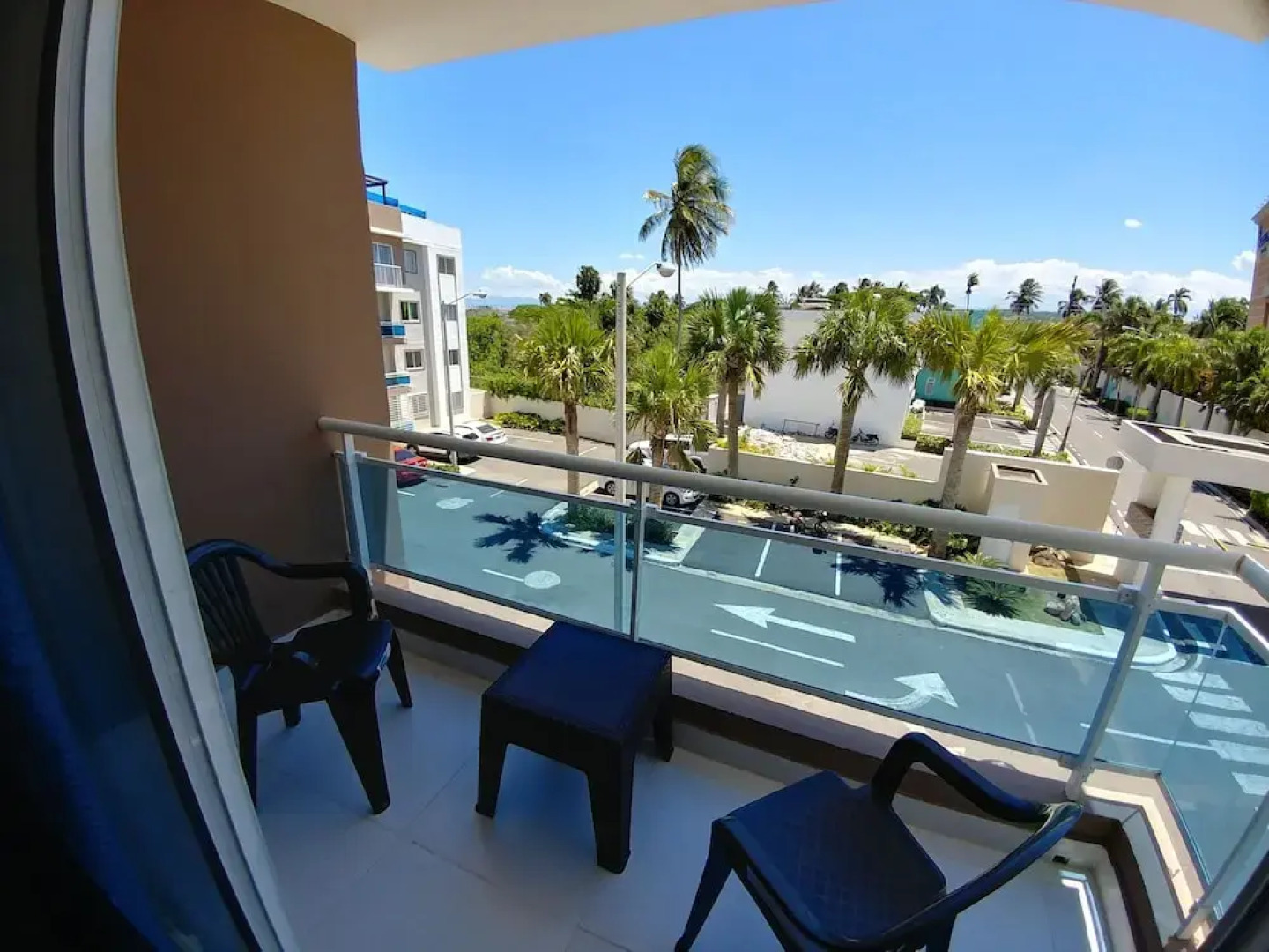 Tropical Condo BBQ Pool 5min to Airport