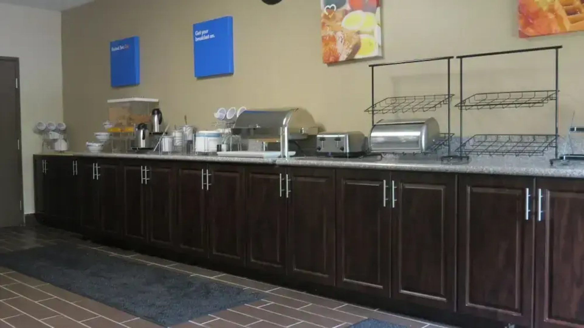 Baymont Inn & Suites Fairborn