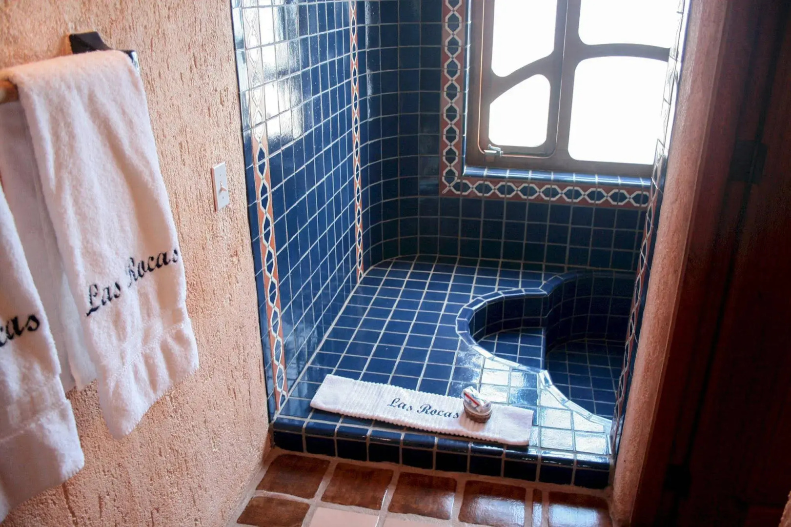 Las Mañanitas by Casago