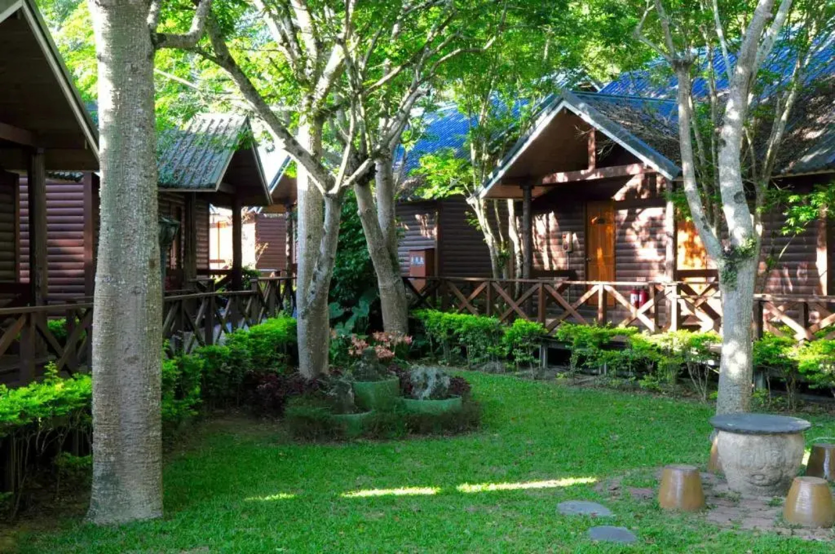 New Era Art Resort and Spa