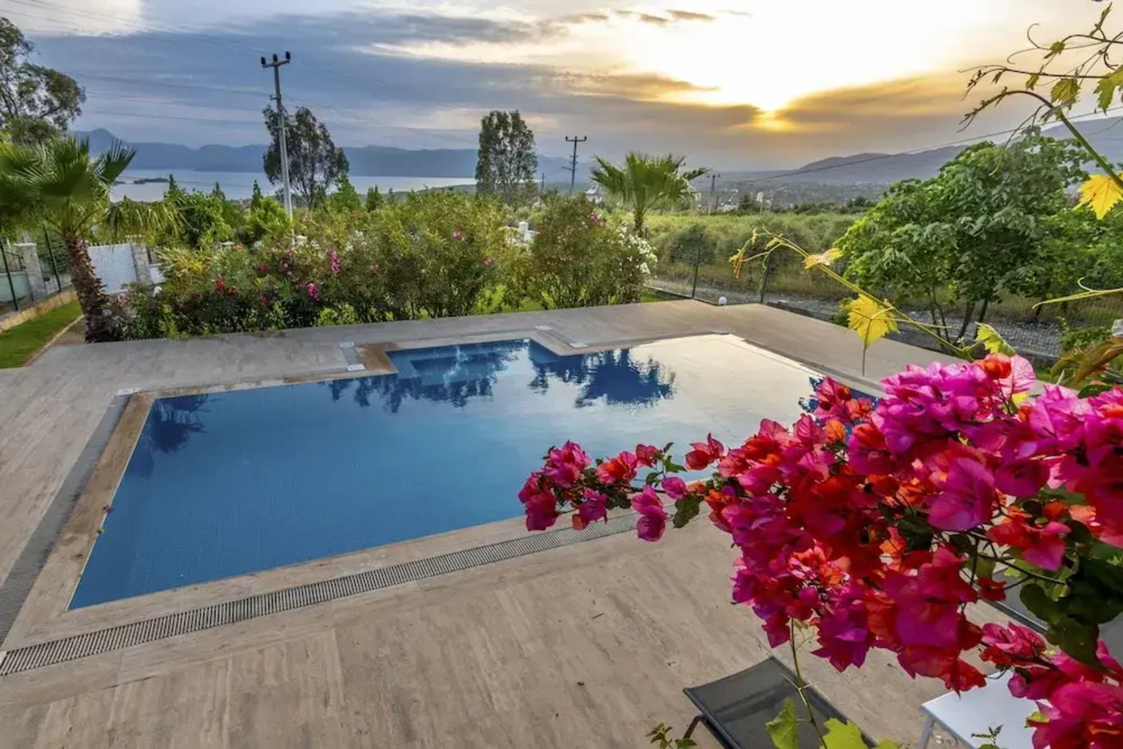 Calypso Lakeview Villas